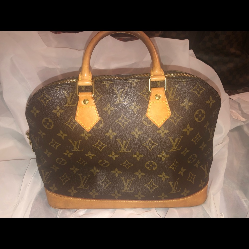 LOUIS VUITTON Monogram Alma PM